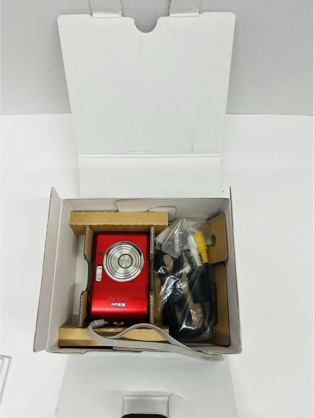 Nikon COOLPIX L18 8.0MP Digital Camera - For Parts